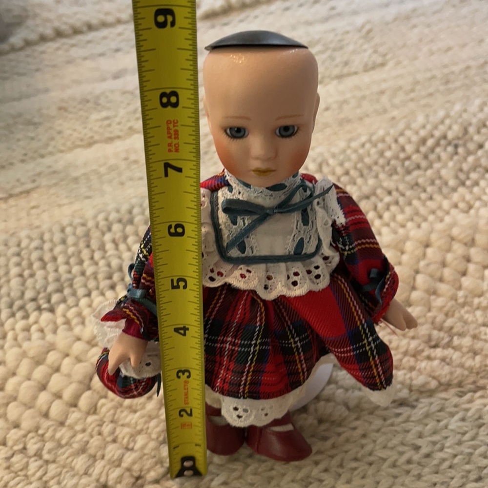 6inch Doll - Picture 5 of 5